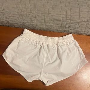 Hotty hot low-rise lined short 2.5